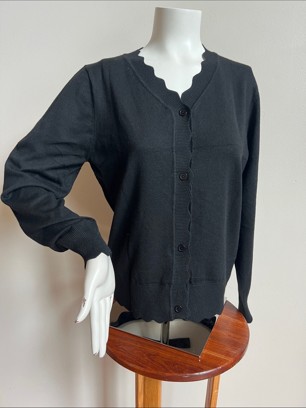 Lillusory Women's Black Scallop-Trim Button Cardigan